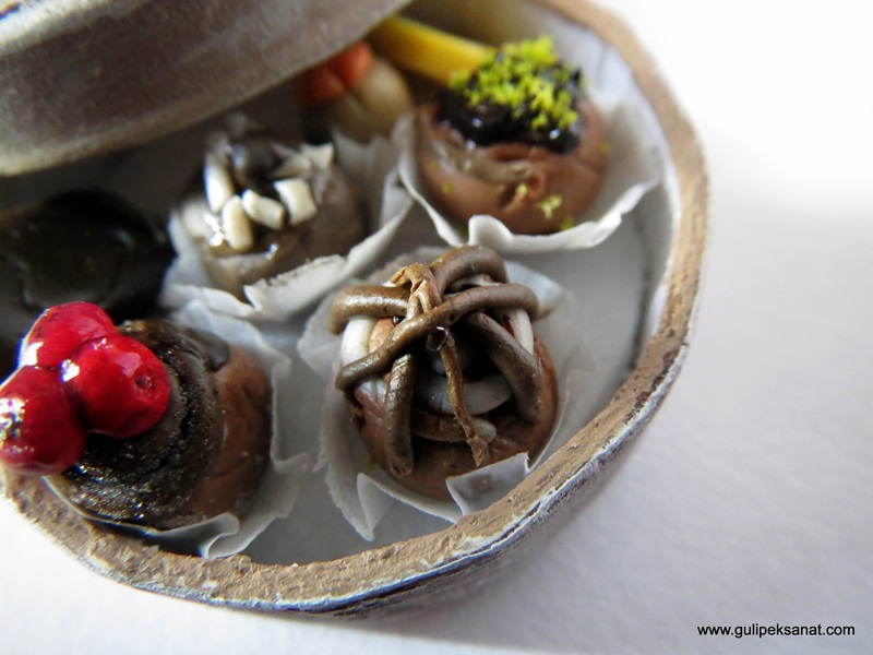 box#Miniature#food#handmade#chocolate#artfood#fakefood#clay#myfimo#modelling#fimoclay (6)